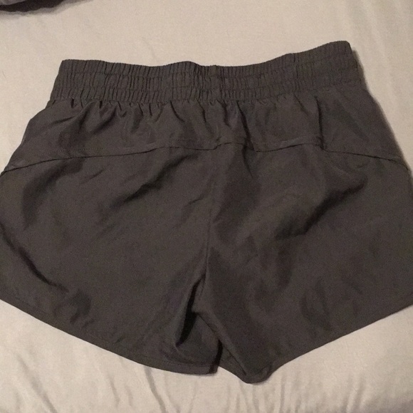 Athletic shorts - Picture 2 of 2